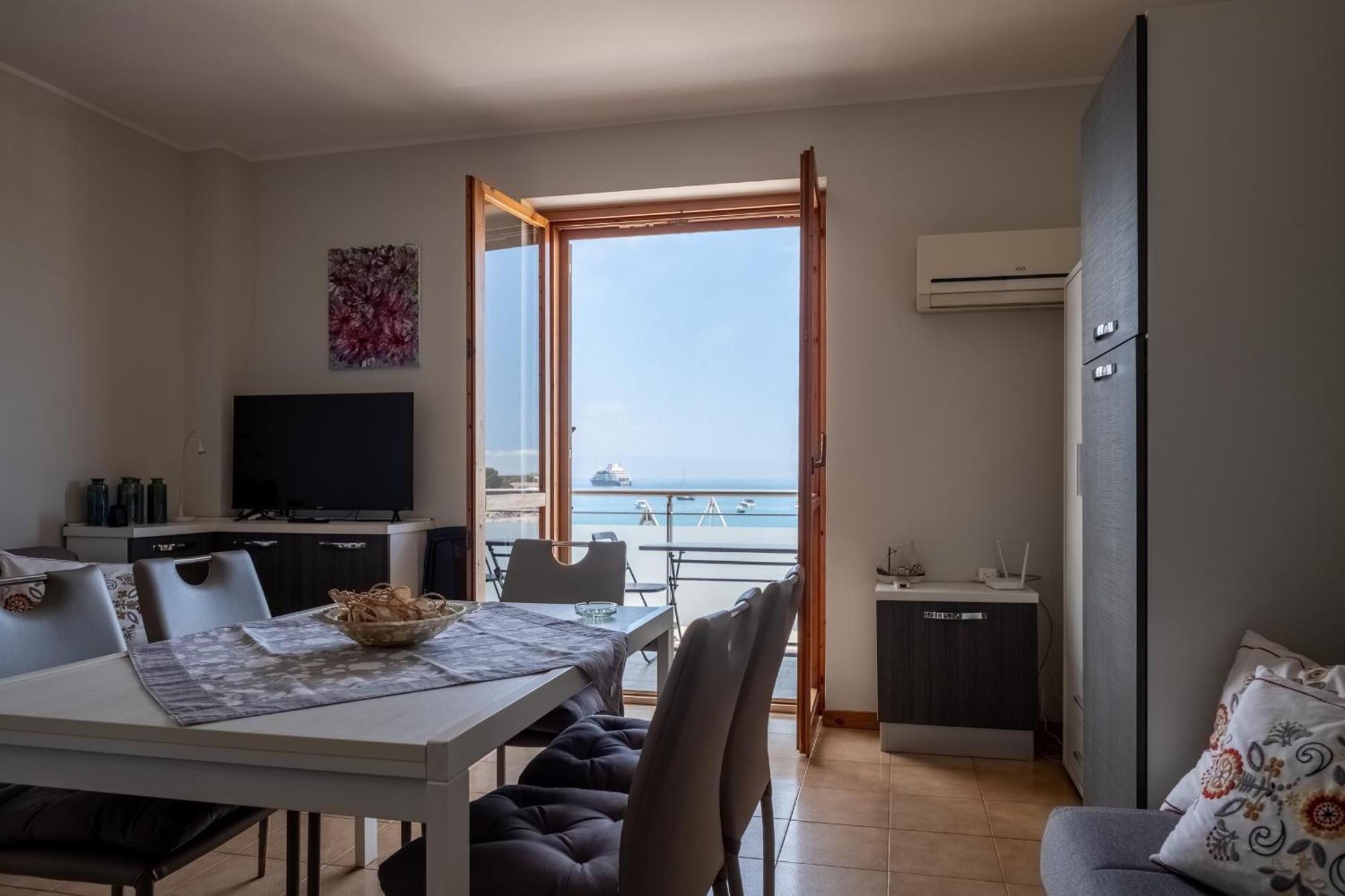 Apple House Apartment Giardini Naxos Exterior photo